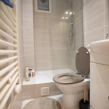 Hostnfly - Splendid Apt Batignolles * Paris